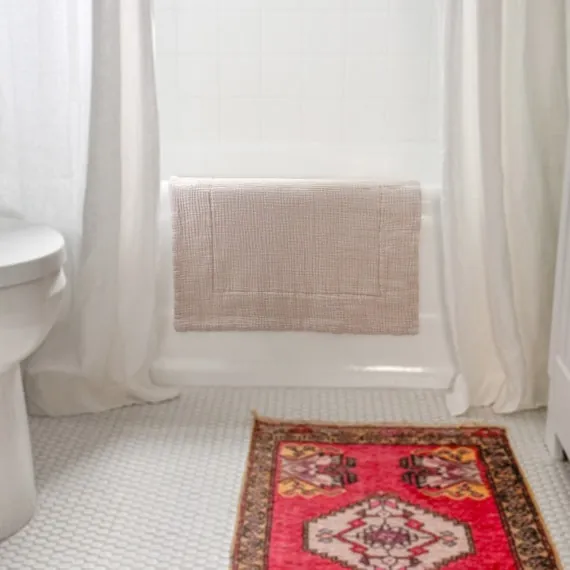 Bath Mat - 100% Cotton 8 Ply Muslin Gauze / 2 Sizes / MANY COLORS AVAILABLE / Absorbent + Fast Drying / Simple Minimalist Design / Hang Dry